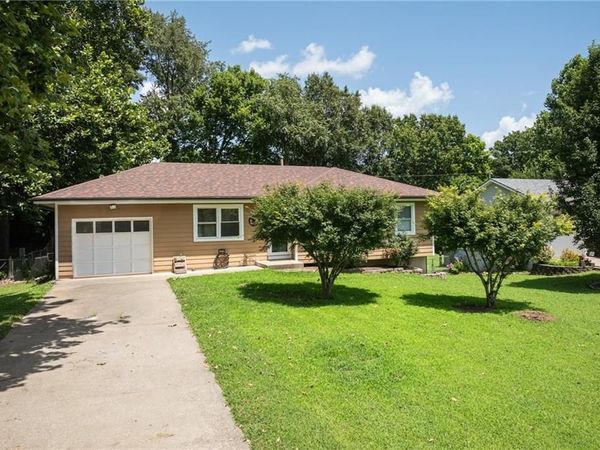 23 SE 190th Road, Warrensburg, MO 64093