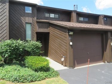 28 Sherman Oaks Drive , New Hartford, NY 13413