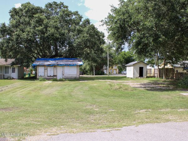 1035 Ocean View Drive, Gulfport, MS 39507