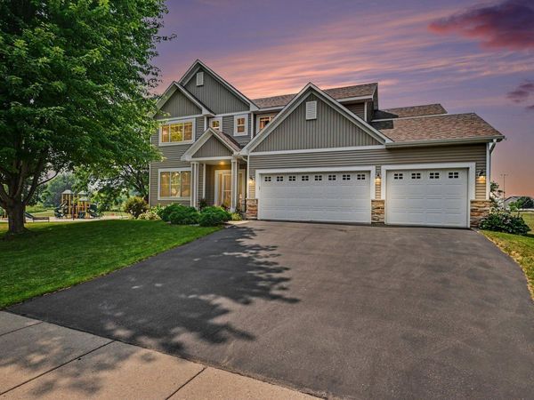 1876 Foothill Trail , Shakopee, MN 55379