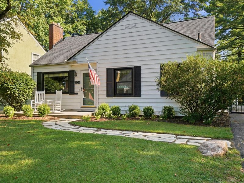 308 E Beaumont Road, Columbus, OH 43214 Photo 1