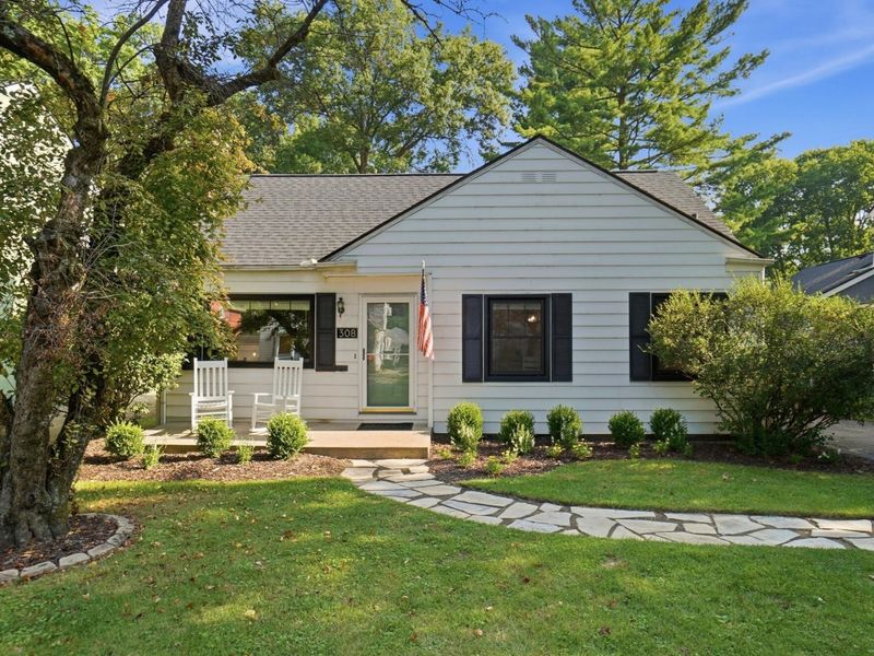 308 E Beaumont Road, Columbus, OH 43214 Photo 2