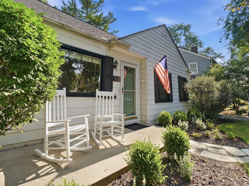 308 E Beaumont Road, Columbus, OH 43214 Photo 4