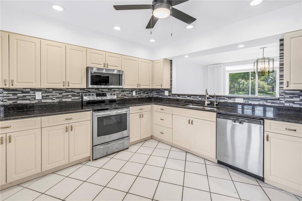 6101 34th Street W, Unit 3F, Bradenton, FL 34210 Photo