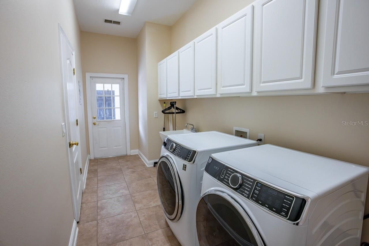 25609 Hawks Run Lane, Sorrento, FL 32776 Photo