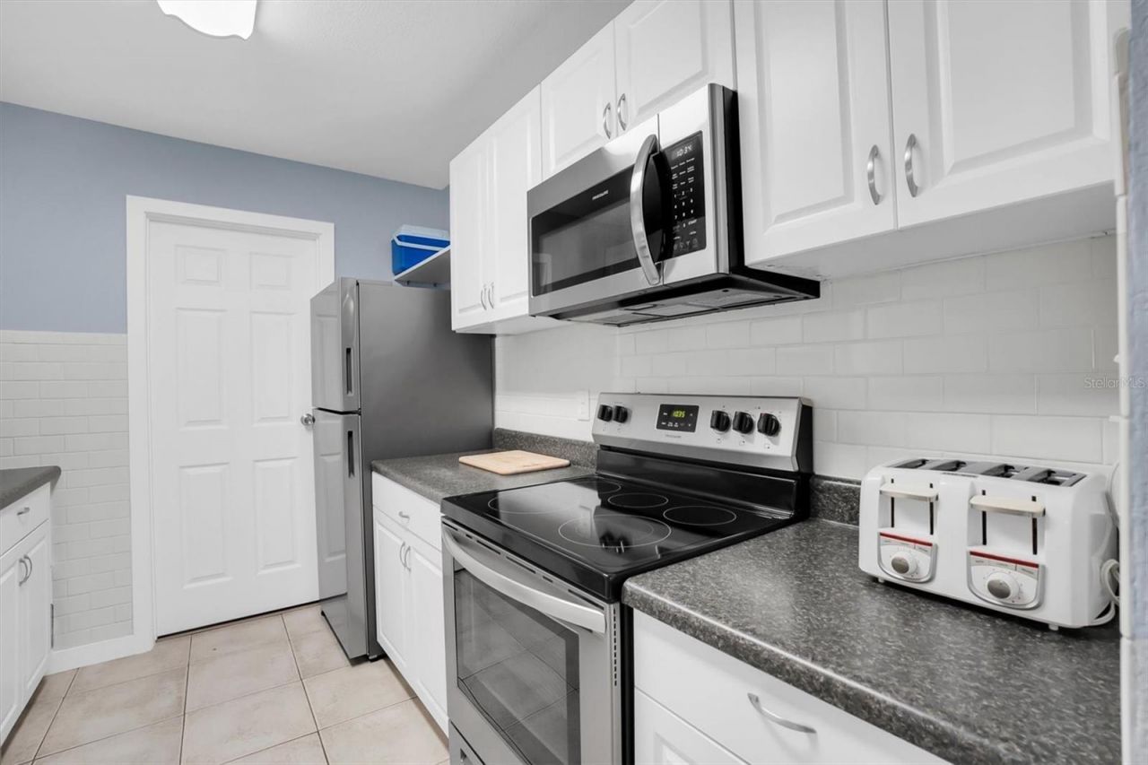 1400 Gandy Boulevard N, Unit 1306, Saint Petersburg, FL 33702 Photo