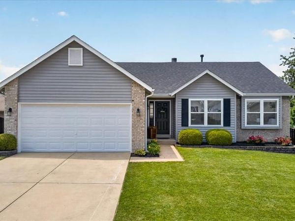 205 Stage Coach Landing Drive, St Peters, MO 63376