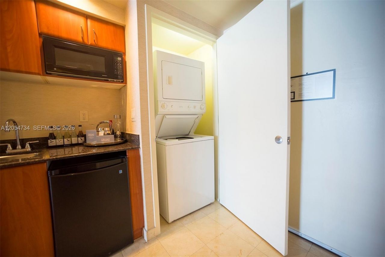 18001 Collins Ave , Unit 2711, Sunny Isles Beach, FL 33160 Photo