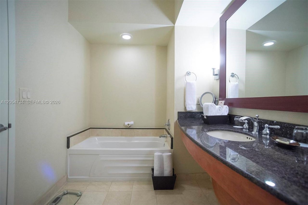 18001 Collins Ave , Unit 2711, Sunny Isles Beach, FL 33160 Photo