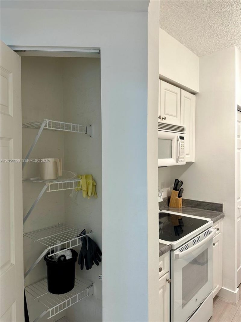 17100 N Bay Rd , Unit 1209, Sunny Isles Beach, FL 33160 Photo