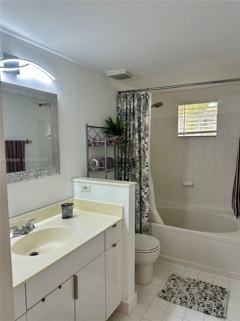 17100 N Bay Rd , Unit 1209, Sunny Isles Beach, FL 33160 Photo