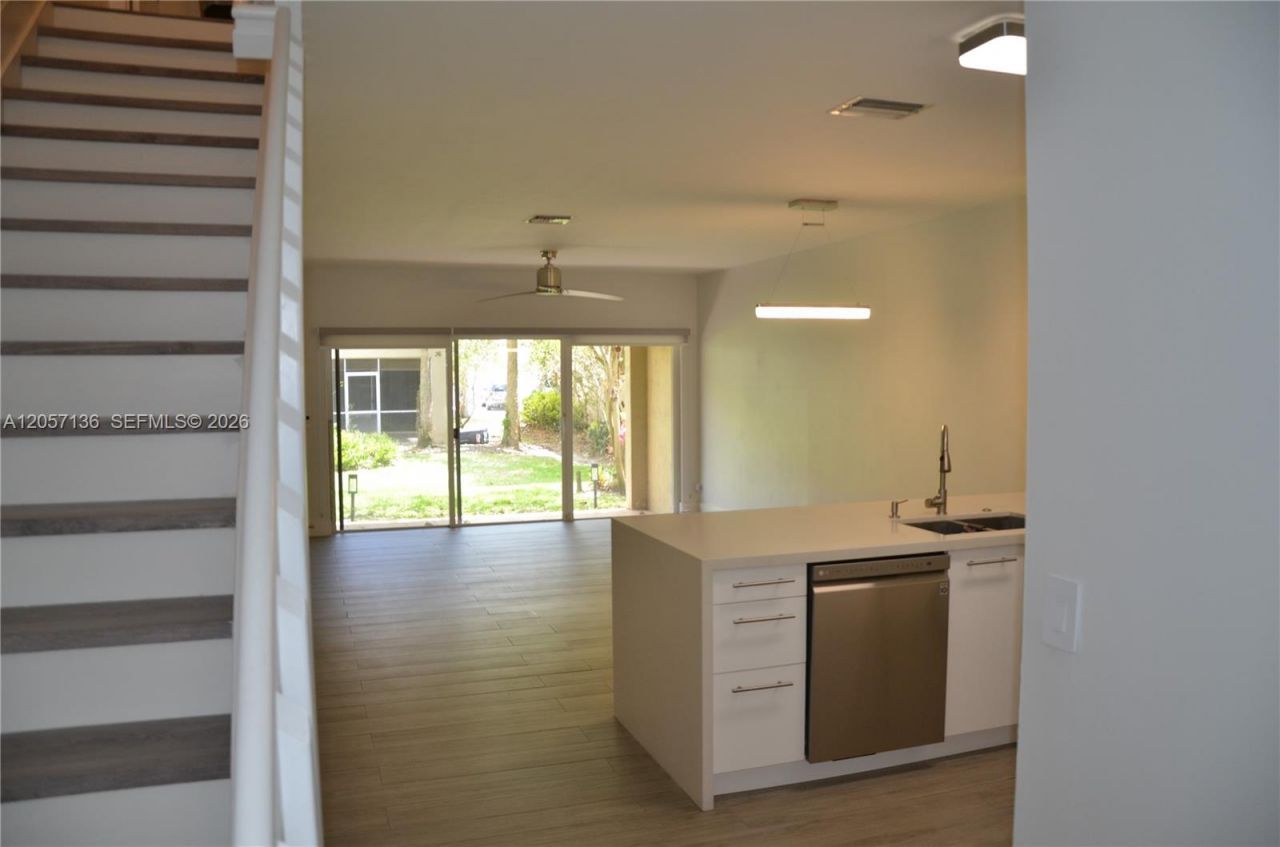 351 SW 121st Ave , Pembroke Pines, FL 33025 Photo
