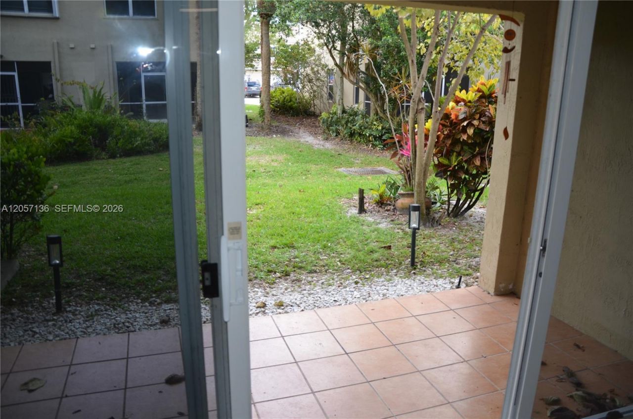 351 SW 121st Ave , Pembroke Pines, FL 33025 Photo