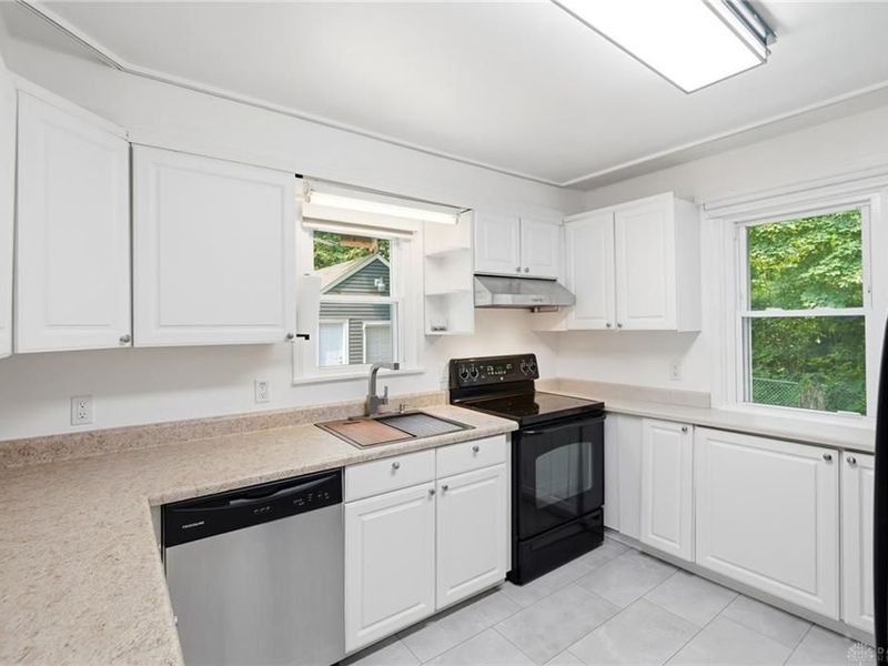 2775 S Limestone Street, Springfield Township, OH 45505 Photo 14