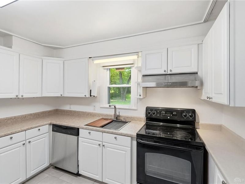 2775 S Limestone Street, Springfield Township, OH 45505 Photo 16