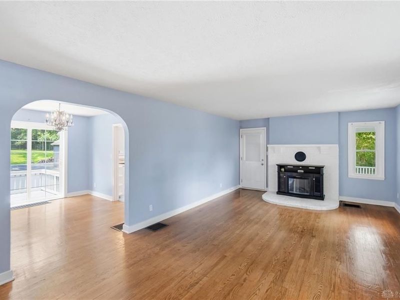 2775 S Limestone Street, Springfield Township, OH 45505 Photo 9