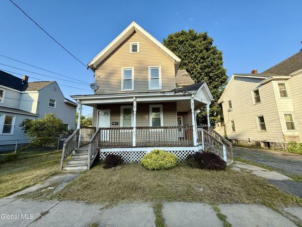 8 Lexington Avenue, Gloversville, NY 12078