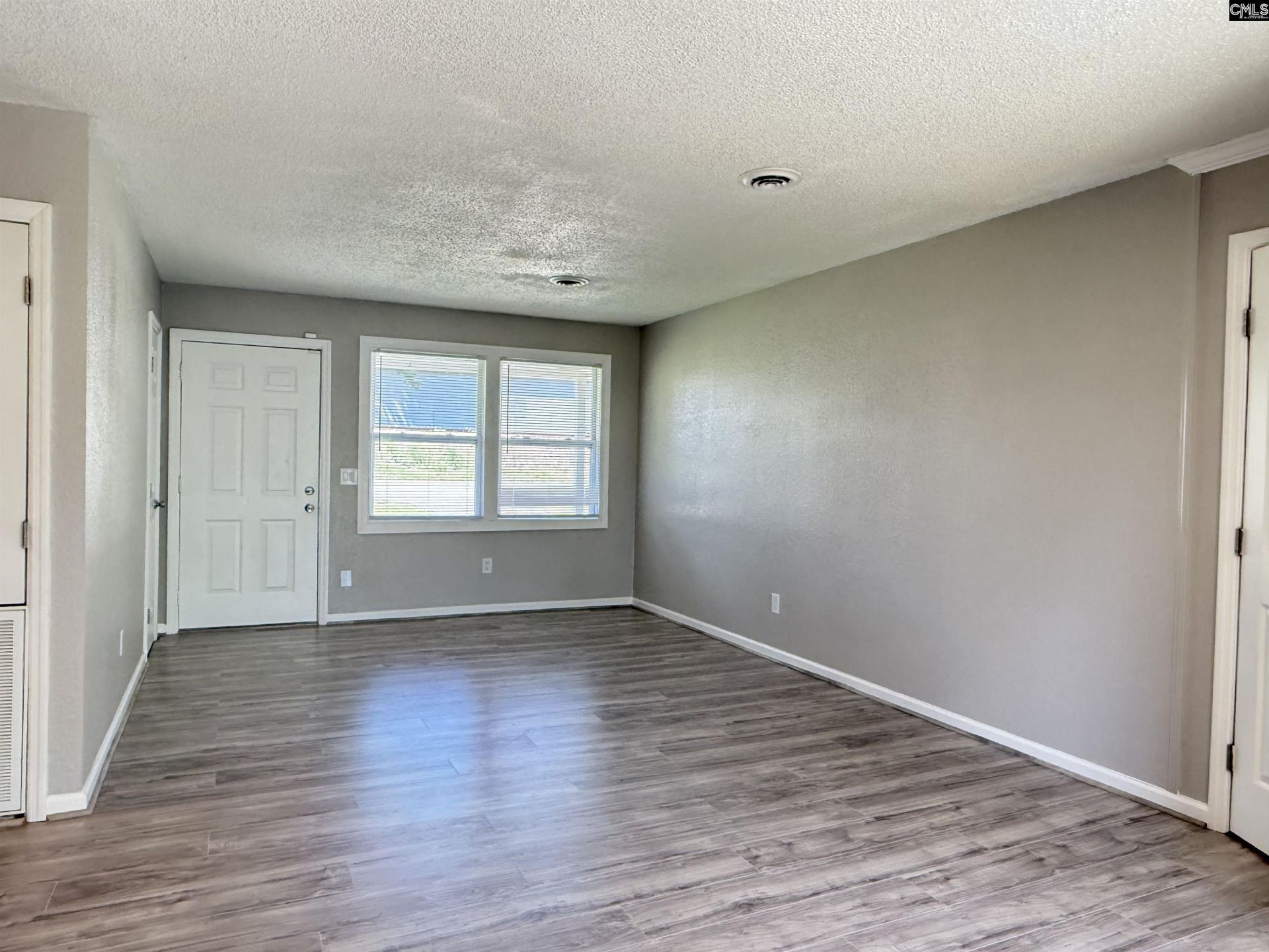 4137 Delree Street  Photo 8