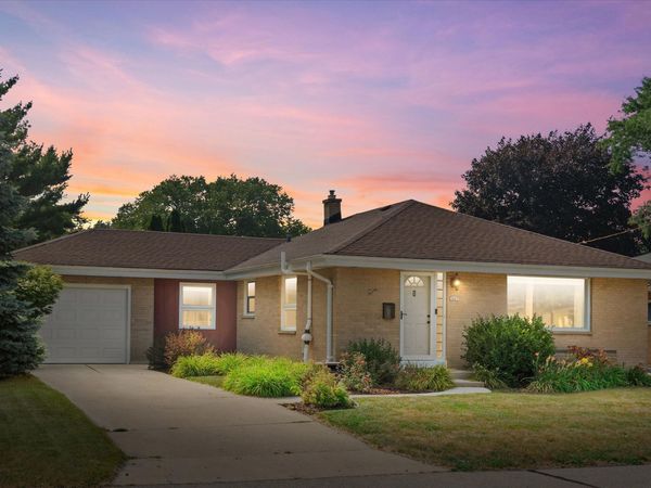 3667 S Sunset Dr, Milwaukee, WI 53220