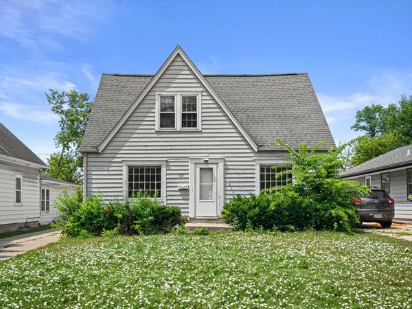 5437 N Bethmaur Ln, Glendale, WI 53209