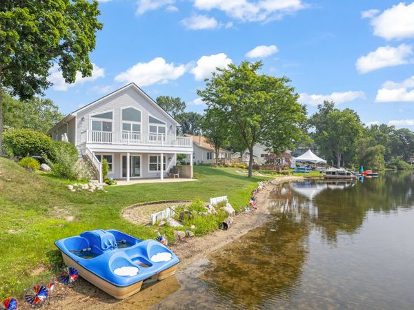 6730 Grand Beach Drive, Brighton, MI 48114