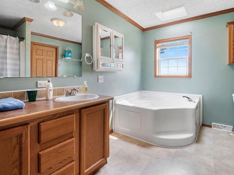 5800 N Section Line Road , Radnor, OH 43066 Photo 12