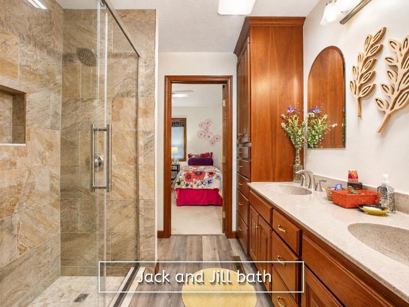 405 Lakeview Heights Drive, Howard, OH 43028 Photo 32