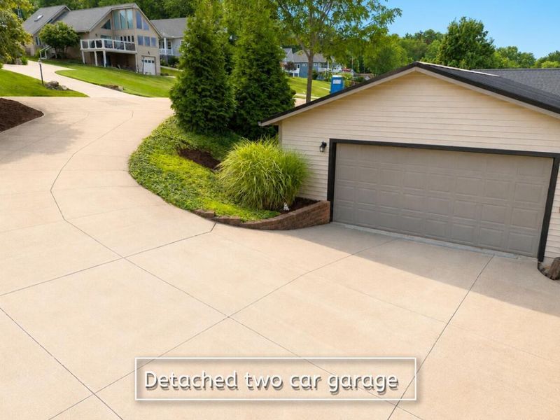 405 Lakeview Heights Drive, Howard, OH 43028 Photo 8