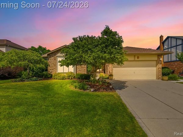 39202 Lorien Drive, Sterling Heights, MI 48313