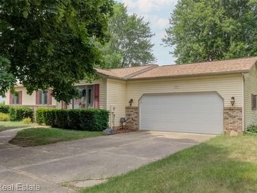 8555 Gallant Fox Trail , Flushing Twp, MI 48433