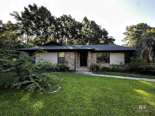 106 Lively Circle, Daphne, AL 36526