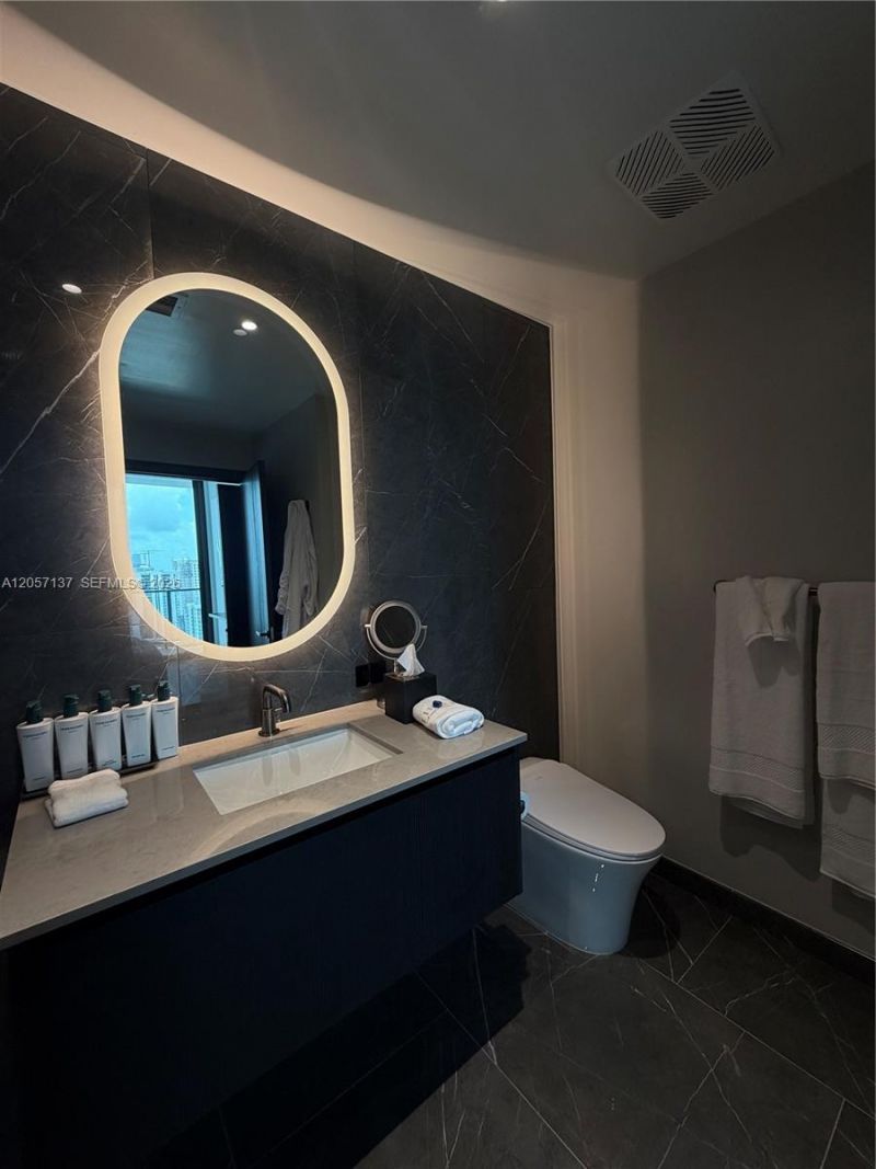 20 NE 11th St , Unit 3705, Miami, FL 33132 Photo