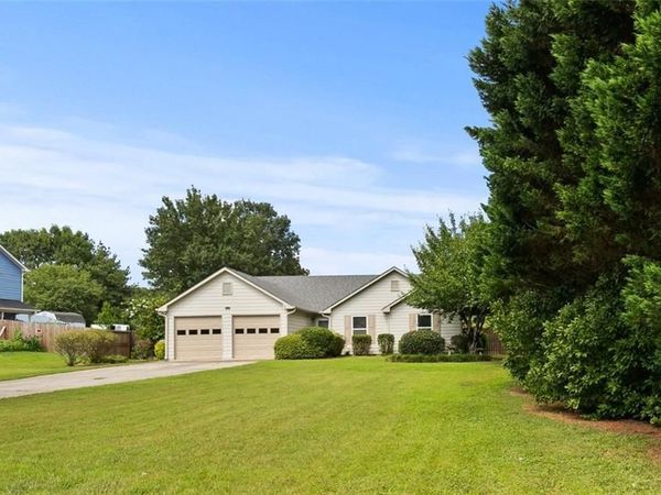 3100 Oak Grove Road , Loganville, GA 30052