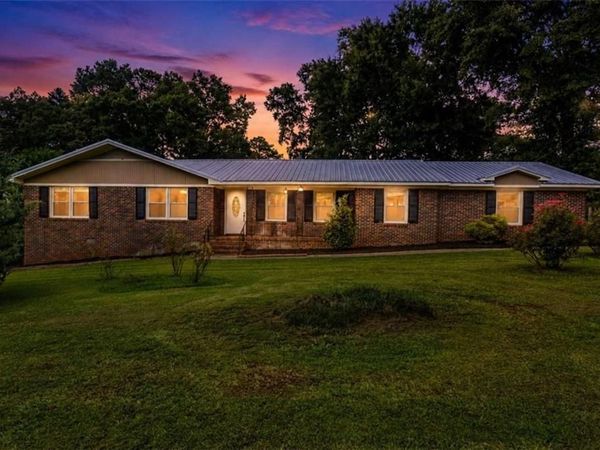 134 Ellen Hand Circle, Cedartown, GA 30125