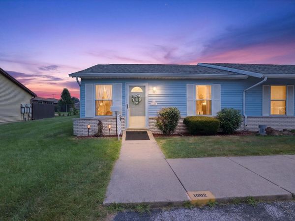 1002 Berkley Circle, Mishawaka, IN 46544