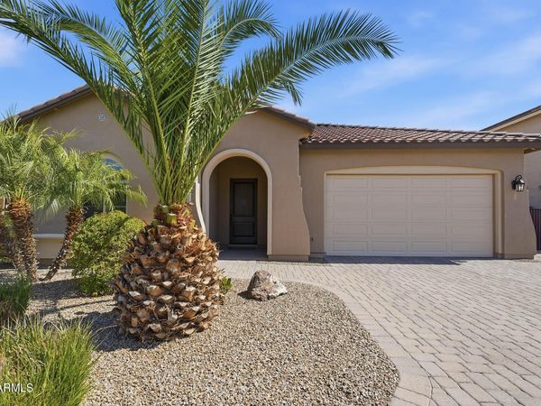 129 W WHITE OAK Avenue, Queen Creek, AZ 85140