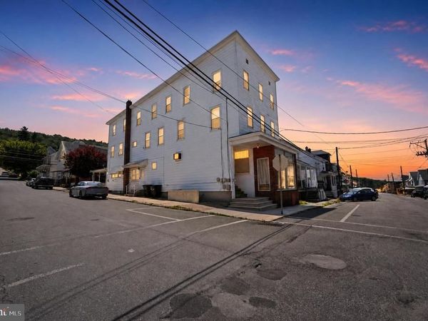 200 202 W BERTSCH STREET , LANSFORD, PA 18232