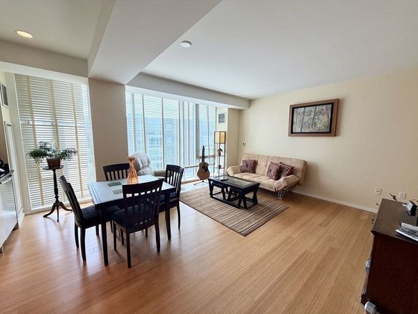 2 Earhart St, Unit 622, Cambridge, MA 02141