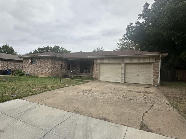 704 Clebud Drive, Euless, TX 76040
