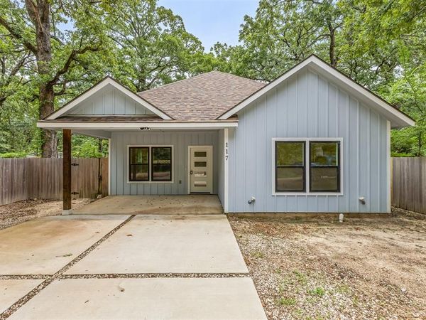 711 Pawnee Trail , Mabank, TX 75156