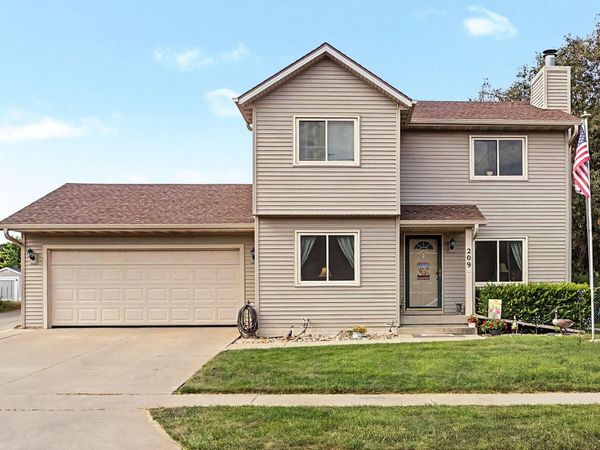 209 Rothmoor Drive, Gilbert, IA 50105