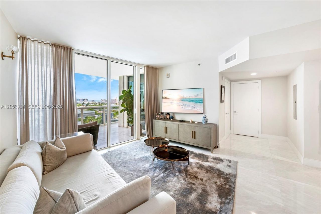 400 Alton Rd, Unit 1405, Miami Beach, FL 33139 Photo