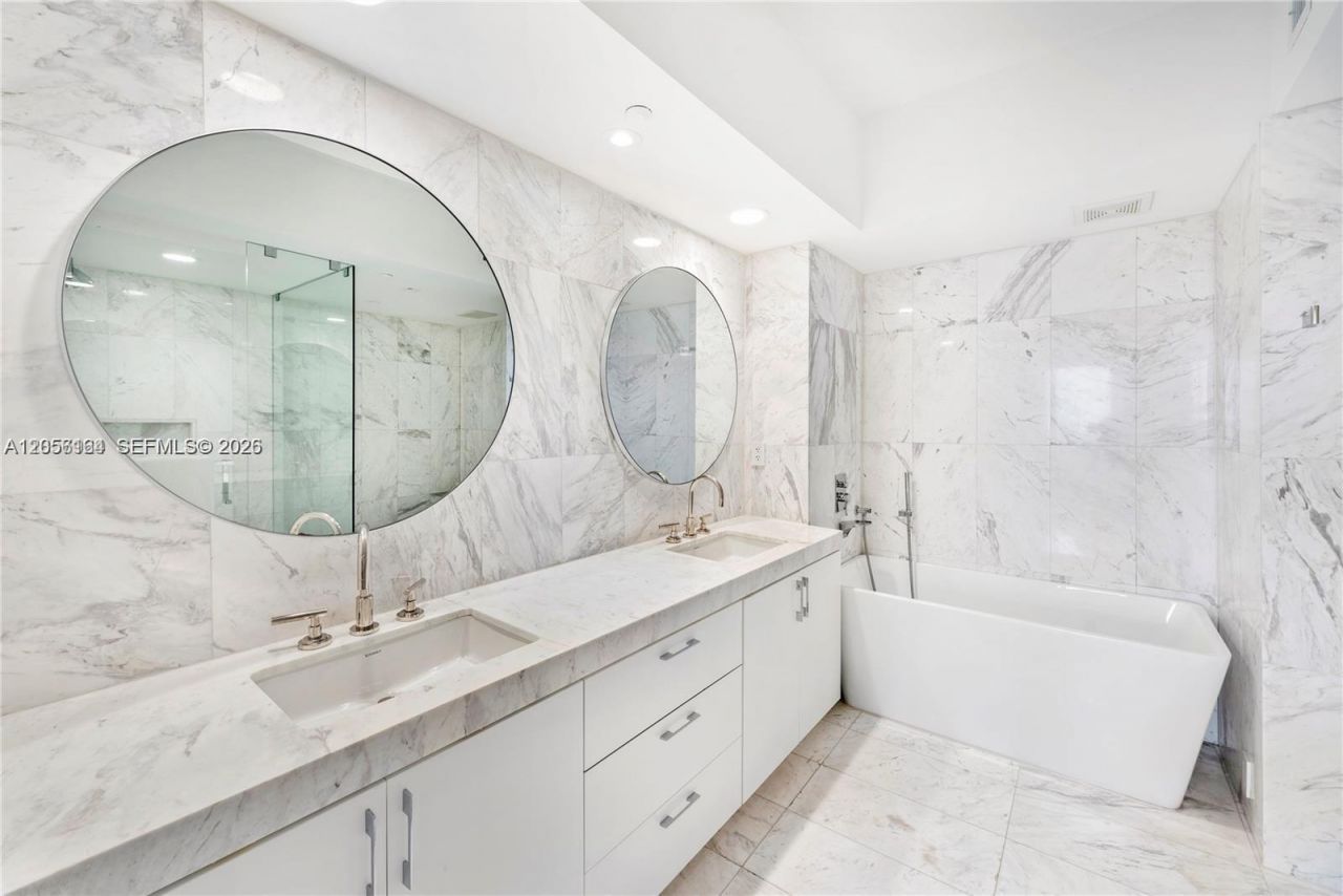 400 Alton Rd, Unit 1405, Miami Beach, FL 33139 Photo