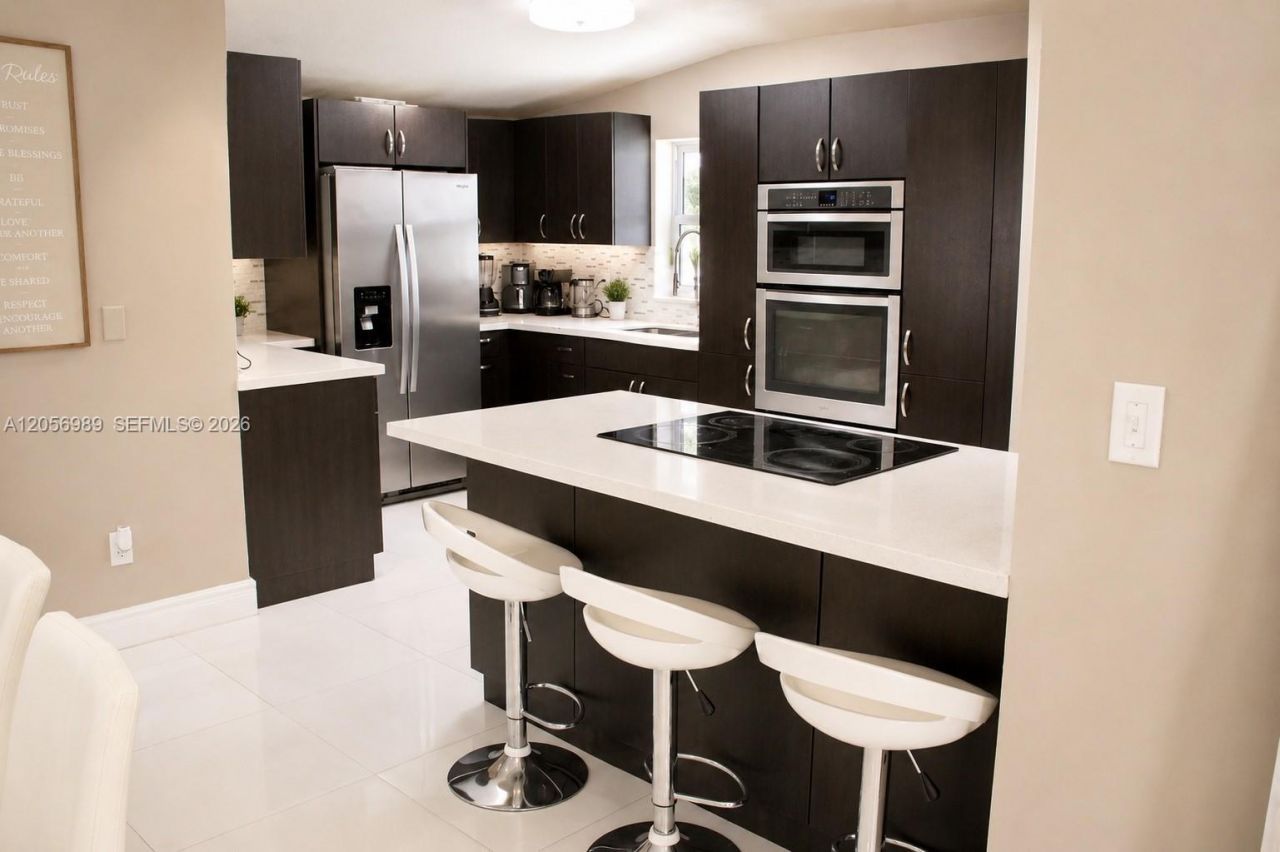 7061 Moseley St, Hollywood, FL 33024 Photo