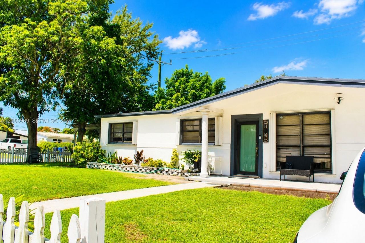 7061 Moseley St, Hollywood, FL 33024 Photo