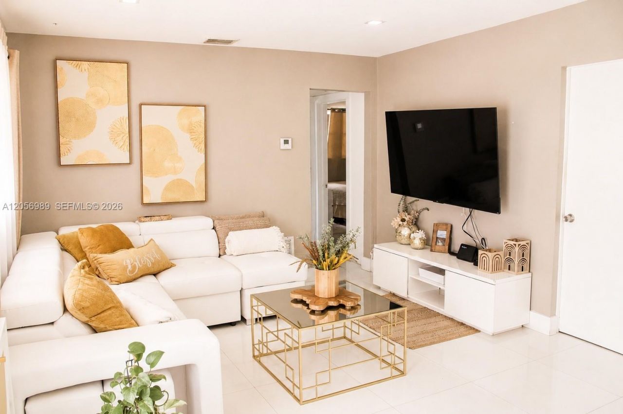 7061 Moseley St, Hollywood, FL 33024 Photo