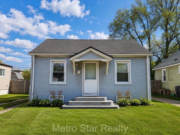 353 W Brockton Avenue, Madison Heights, MI 48071