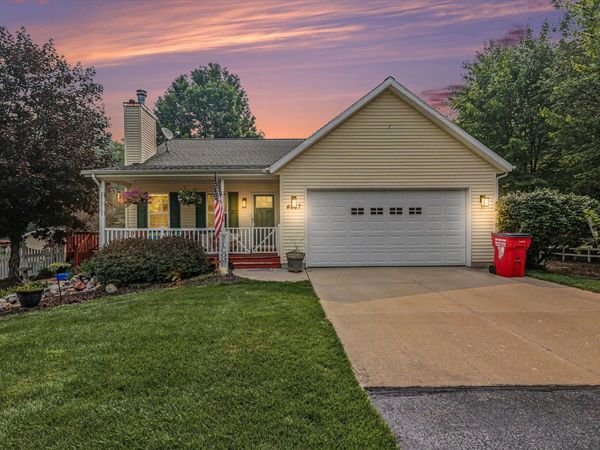 4887 W Jack Pine Drive, Grant, MI 49327