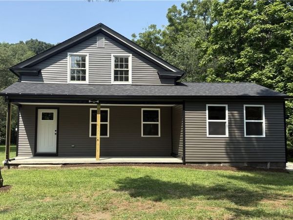 8227 Blade Road NW, Malvern, OH 44644