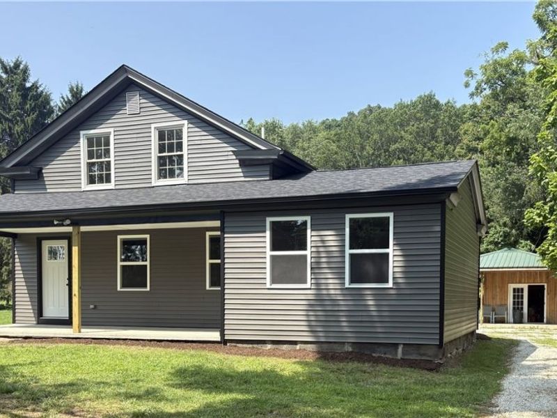 8227 Blade Road NW, Malvern, OH 44644 Photo 2